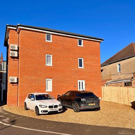 Апартаменты Superb Modern Flat In Northampton, Parking &Ev Экстерьер фото