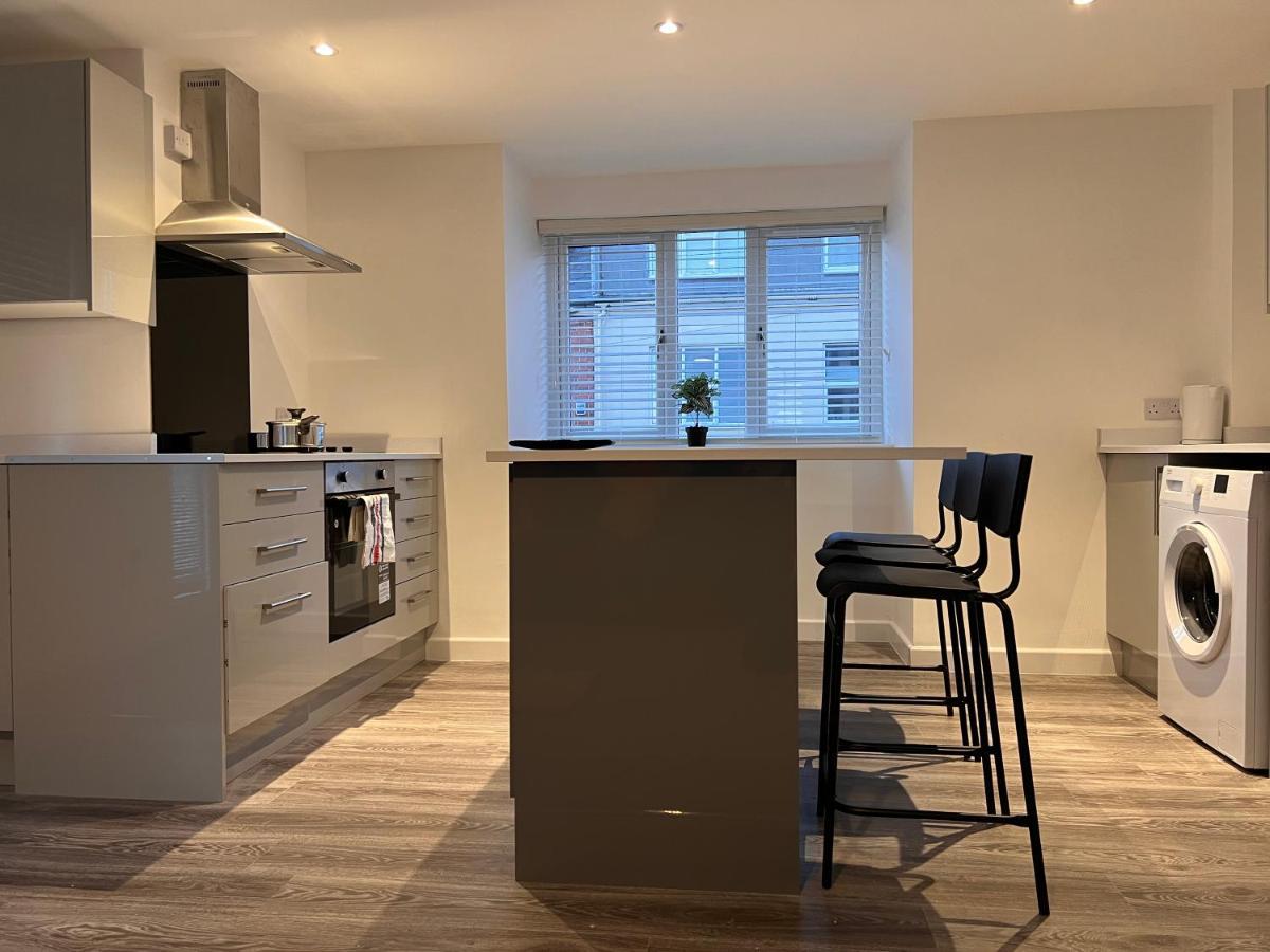 Апартаменты Superb Modern Flat In Northampton, Parking &Ev Экстерьер фото