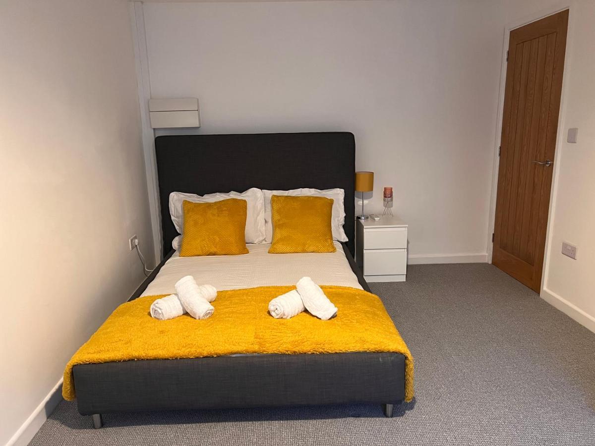 Апартаменты Superb Modern Flat In Northampton, Parking &Ev Экстерьер фото