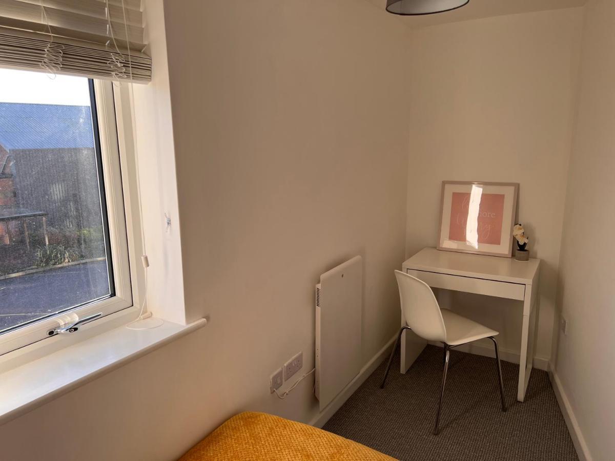 Апартаменты Superb Modern Flat In Northampton, Parking &Ev Экстерьер фото