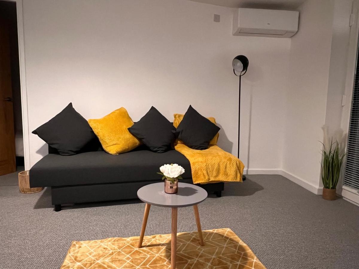Апартаменты Superb Modern Flat In Northampton, Parking &Ev Экстерьер фото