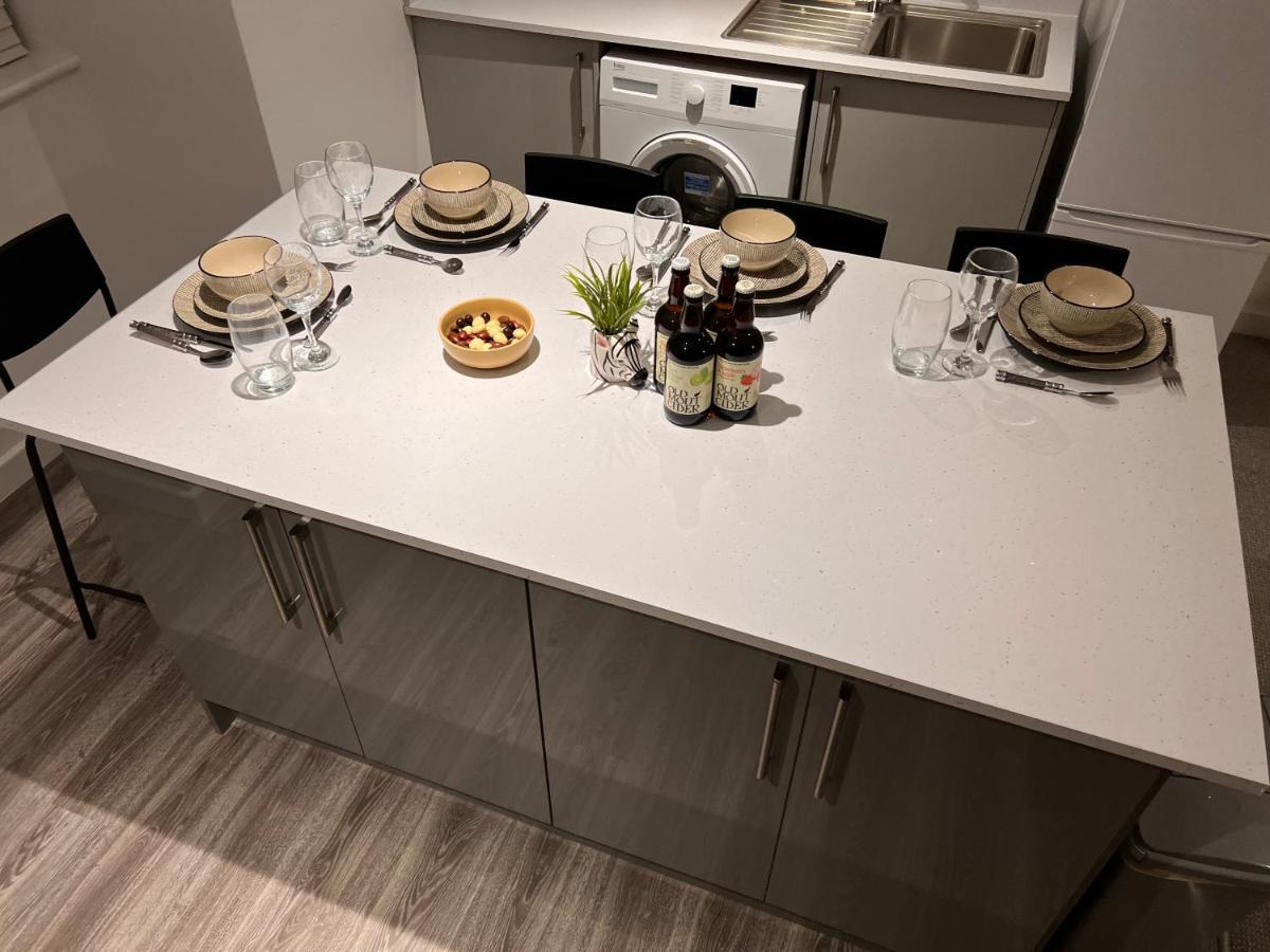Апартаменты Superb Modern Flat In Northampton, Parking &Ev Экстерьер фото